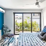 Neem 21 Nilay, Elegant Apartment 10 Min From The Beach