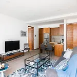 Neem 21 Nilay, Elegant Apartment 10 Min From The Beach
